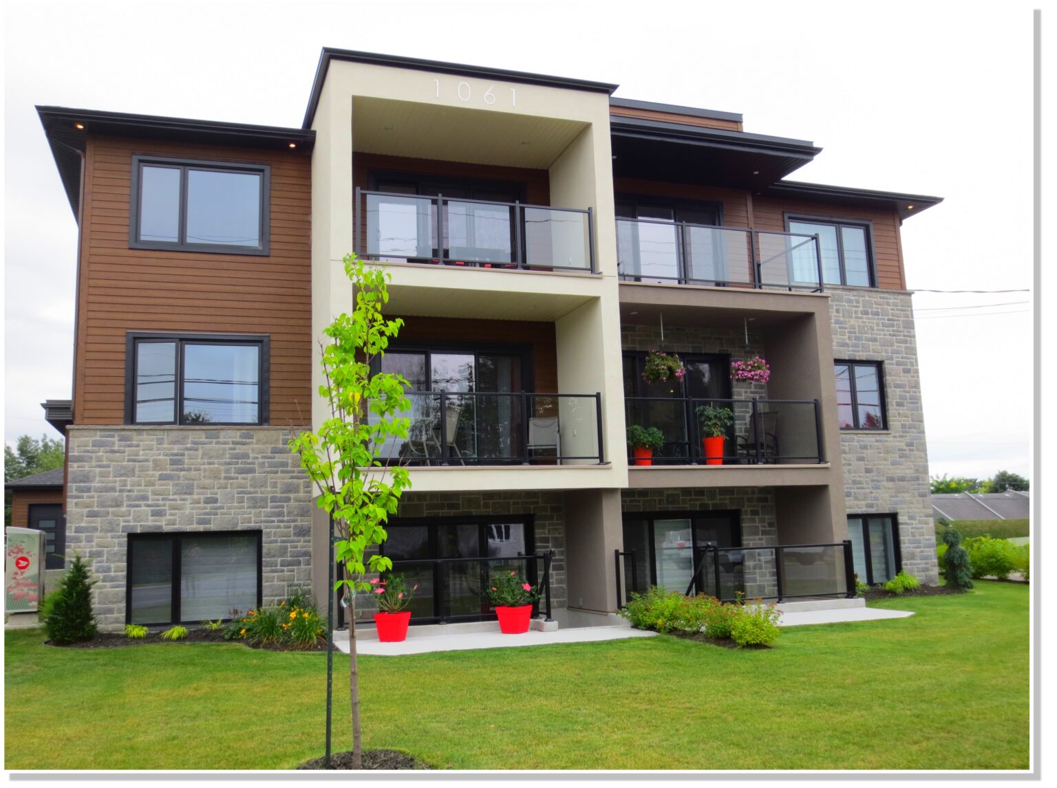 1061, rue NotreDame Ouest CL Construction